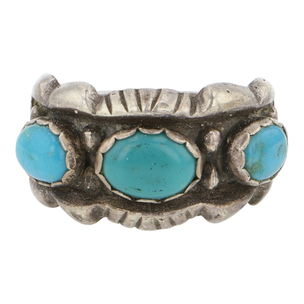 Vintage Navajo Kingman Turquoise Ring: Sterling Silver | Genuine Kingman Turquoise | Vintage Navajo Kingman Turquoise Ring | Navajo Native American Southwest Indian Jewelry | Good (no breaks or damages) | Approximate Weight: 6 Grams | Ring