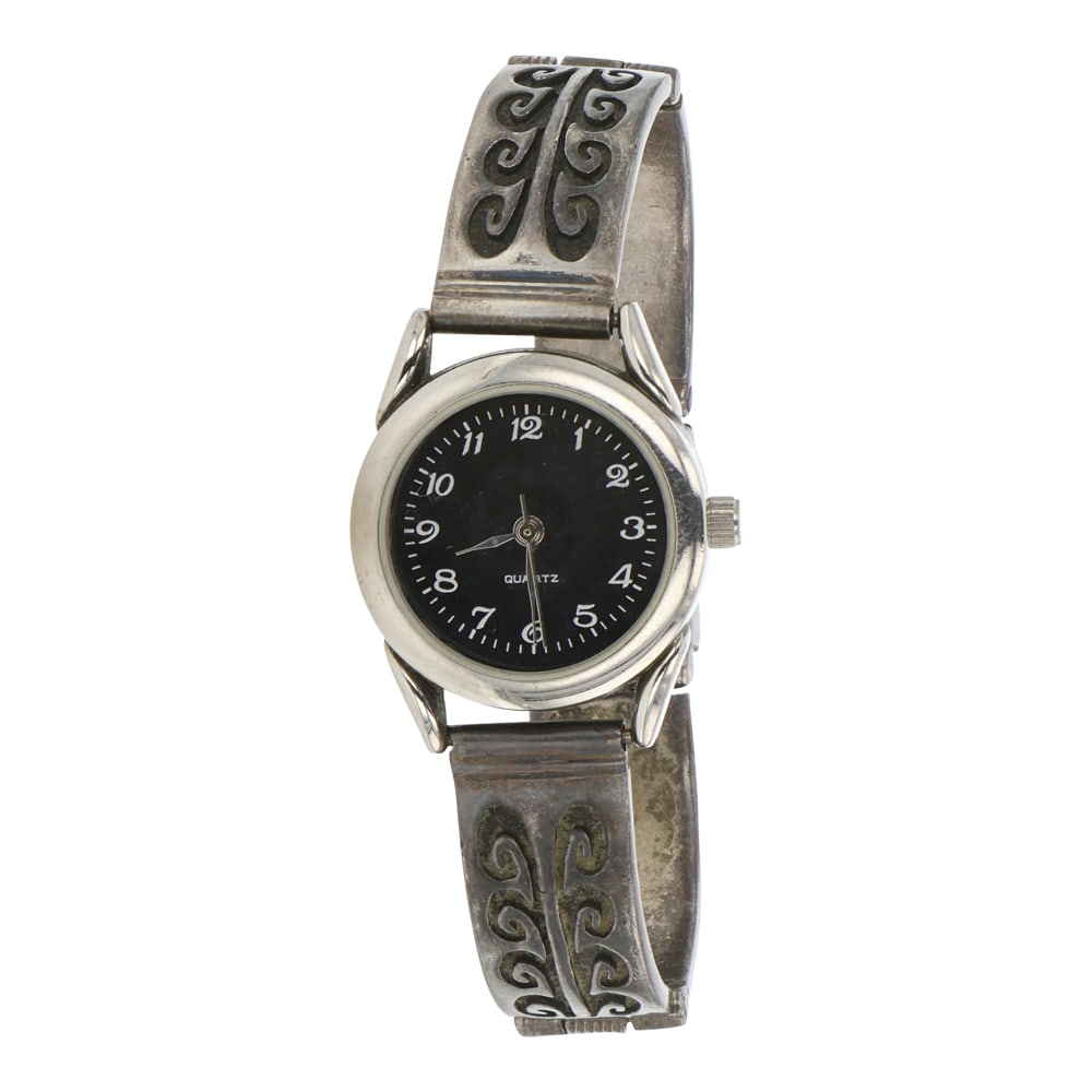 Vintage Navajo Plain Silver Link Watch Bracelet: Sterling Silver | | Vintage Navajo Plain Silver Link Watch Bracelet | Navajo Native American Southwest Indian Jewelry | Good (no breaks or damages) | Approximate Weight: 40 Grams | Watch: 6" inner,