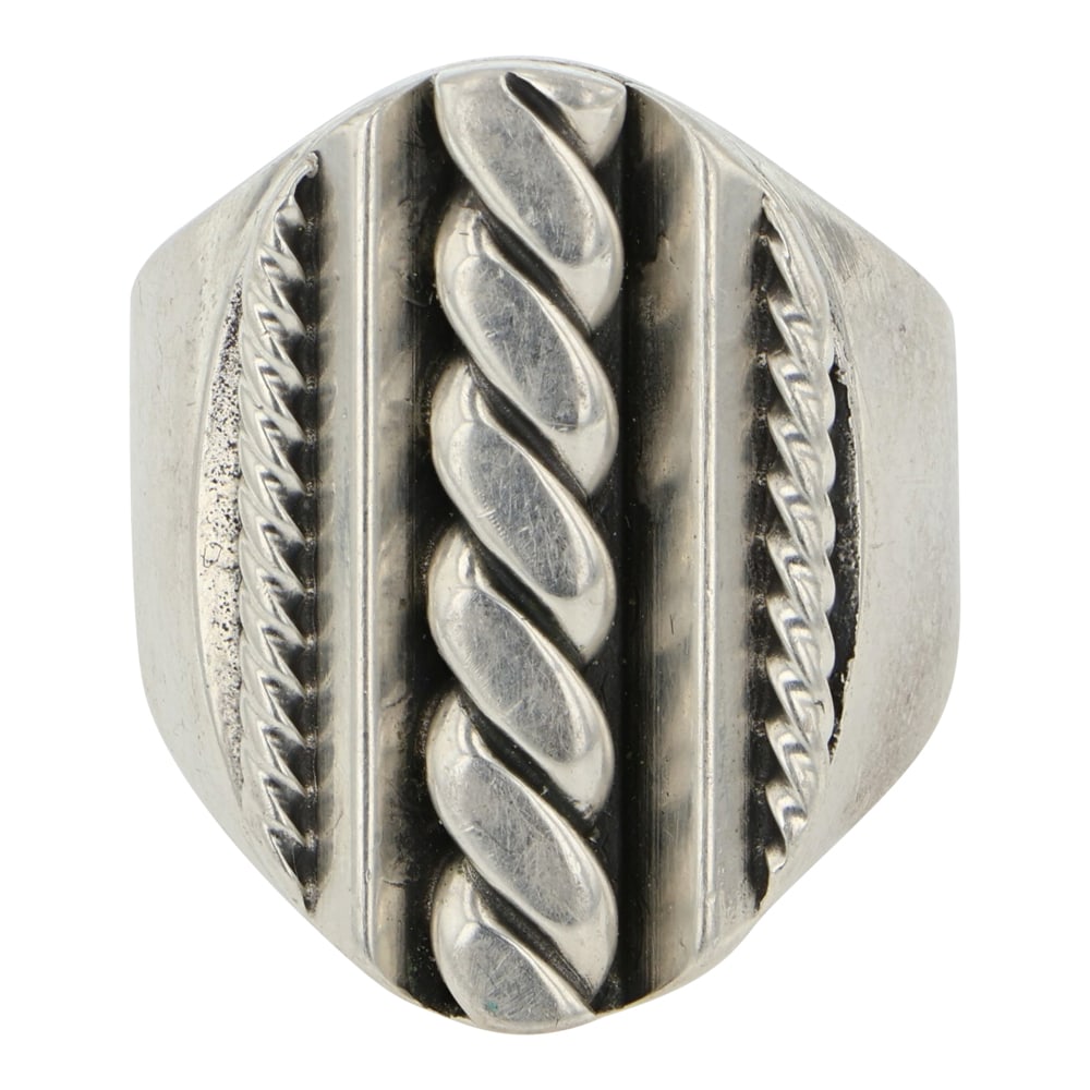 Vintage Navajo Plain Silver Ring: Sterling Silver | | Vintage Navajo Plain Silver Ring | Navajo Native American Southwest Indian Jewelry | Good (no breaks or damages) | Approximate Weight: 25 Grams | Ring: 10.5 size, 1" x .75" face |