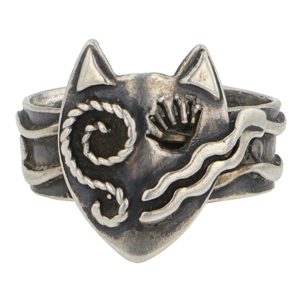 John Hartman Anglo Southwest Artist Intricate Feline Ring: Sterling Silver | | John Hartman Anglo Southwest Artist Intricate Feline Ring | American Southwest Shop Jewelry | Good (no breaks or damages) | Approximate Weight: 5 Grams | Ring: 7 size, .75" x .5"