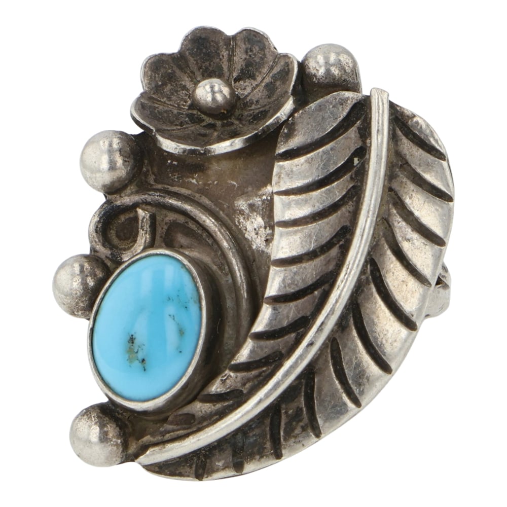 Vintage Navajo Kingman Turquoise Ring: Sterling Silver | Genuine Kingman Turquoise | Vintage Navajo Kingman Turquoise Ring | Navajo Native American Southwest Indian Jewelry | Good (no breaks or damages) | Approximate Weight: 5 Grams |