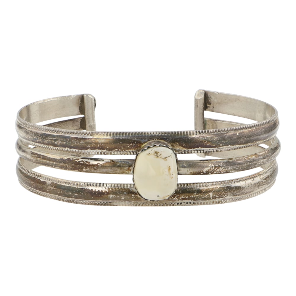 Vintage Navajo Magnesite Bracelet: Sterling Silver | Genuine Magnesite | Vintage Navajo Magnesite Bracelet | Navajo Native American Southwest Indian Jewelry | Good (no breaks or damages) | Approximate Weight: 28 Grams | Bracelet: 5.75"
