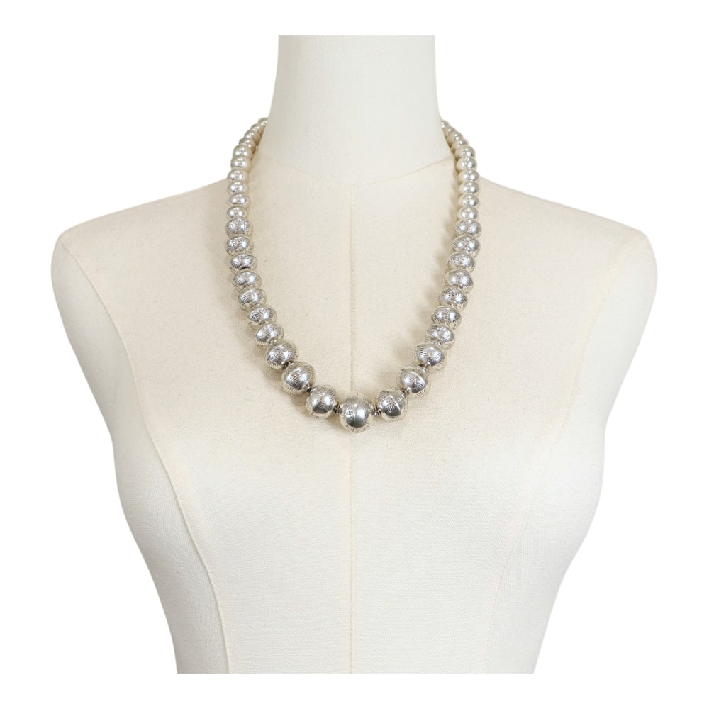Navajo Stamp-Work Bench Beads Graduated Necklace: Sterling Silver | | Navajo Stamp-Work Bench Beads Graduated Necklace | Navajo Native American Southwest Indian Jewelry | Good (no breaks or damages) | Approximate Weight: 76 Grams | Necklace: 24" leng