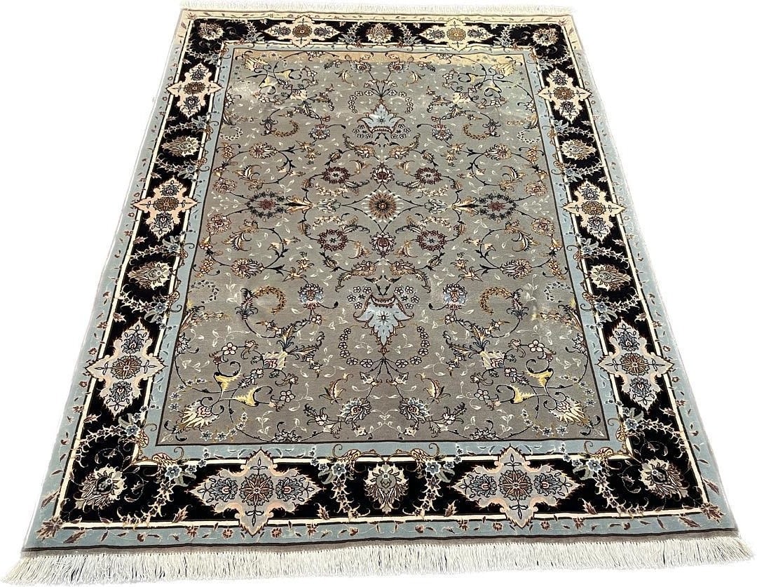 Fine Persian Tabriz Wool & Silk Rug 5'1" x 6'8" (1 of 4)