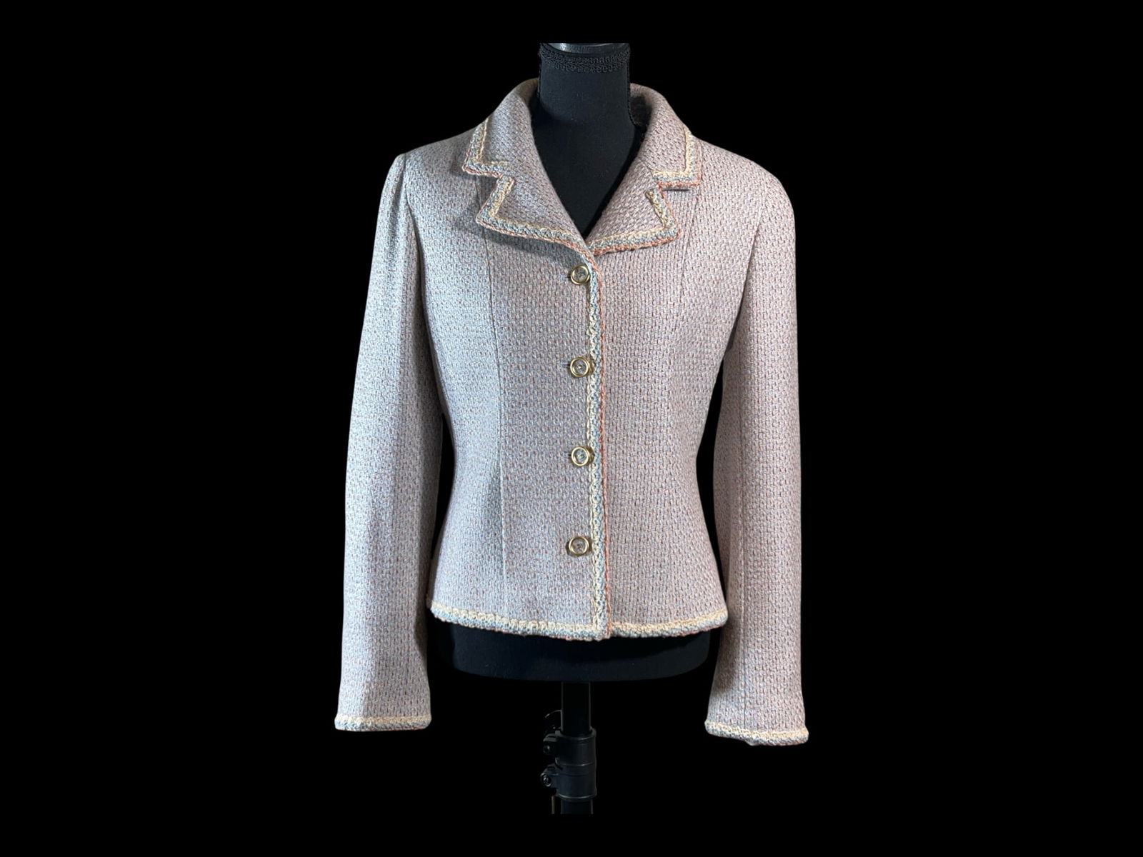 CHANEL, Made in France, 01A Bouclé Tweed Jacket with CC Logo Buttons (1 of 9)