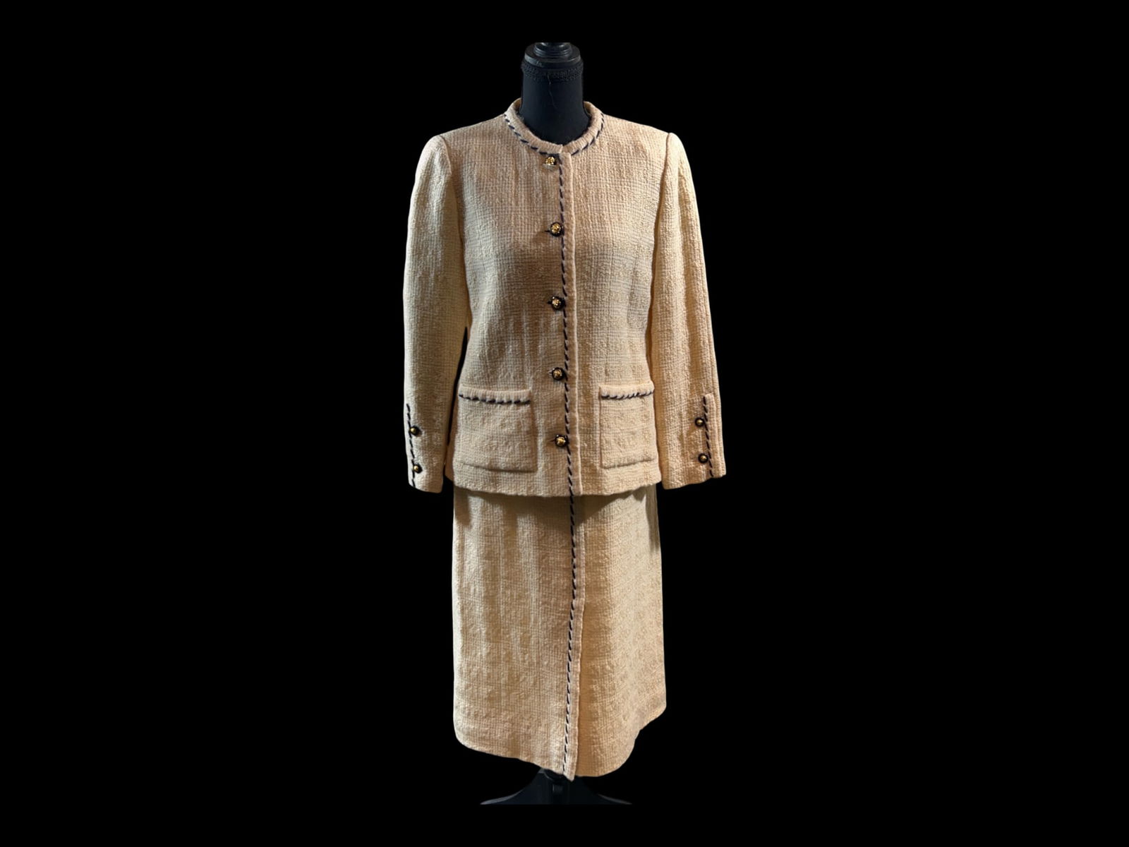 CHANEL-Style Cream Boucle Tweed Jacket and Skirt Ensemble (1 of 6)