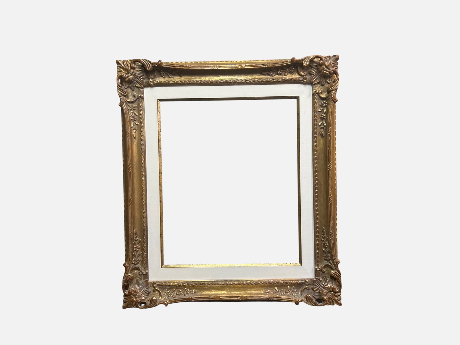 Italian Carved Giltwood Picture Frame, Rococo-Style Shell and Acanthus Corners, Fabric Liner, 30 x (1 of 8)
