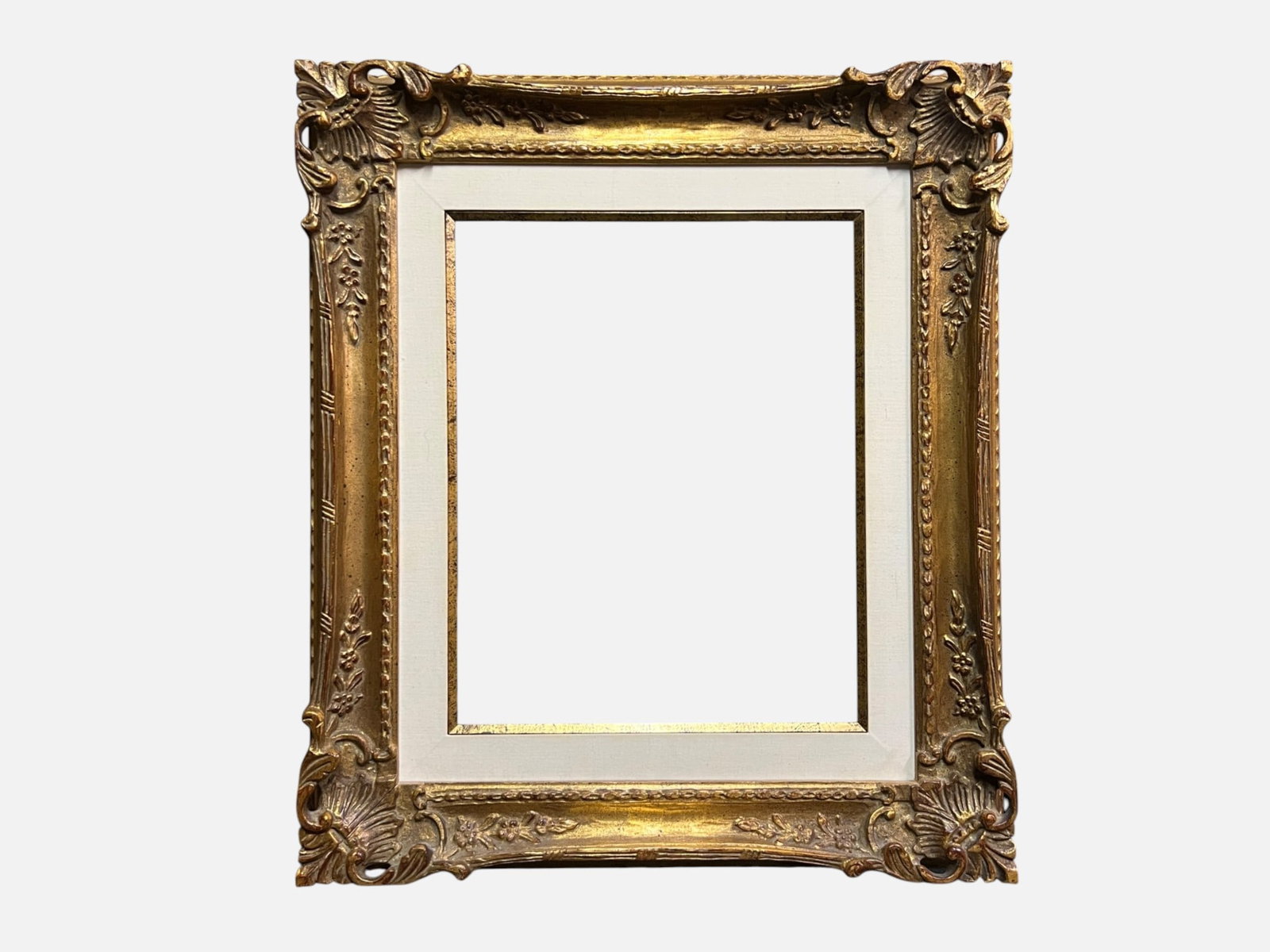 Italian Carved Giltwood Picture Frame, Rococo-Style Shell and Acanthus Corners, Fabric Liner, 26 x (1 of 5)