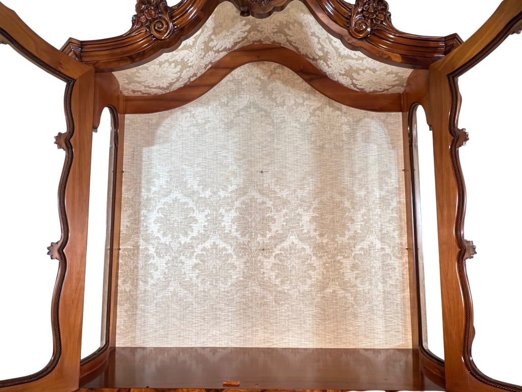 $32,000 Spectacular Italian Marquetry Bombé Display Cabinet Vitrine, Gallery Collection, A Gran - 11