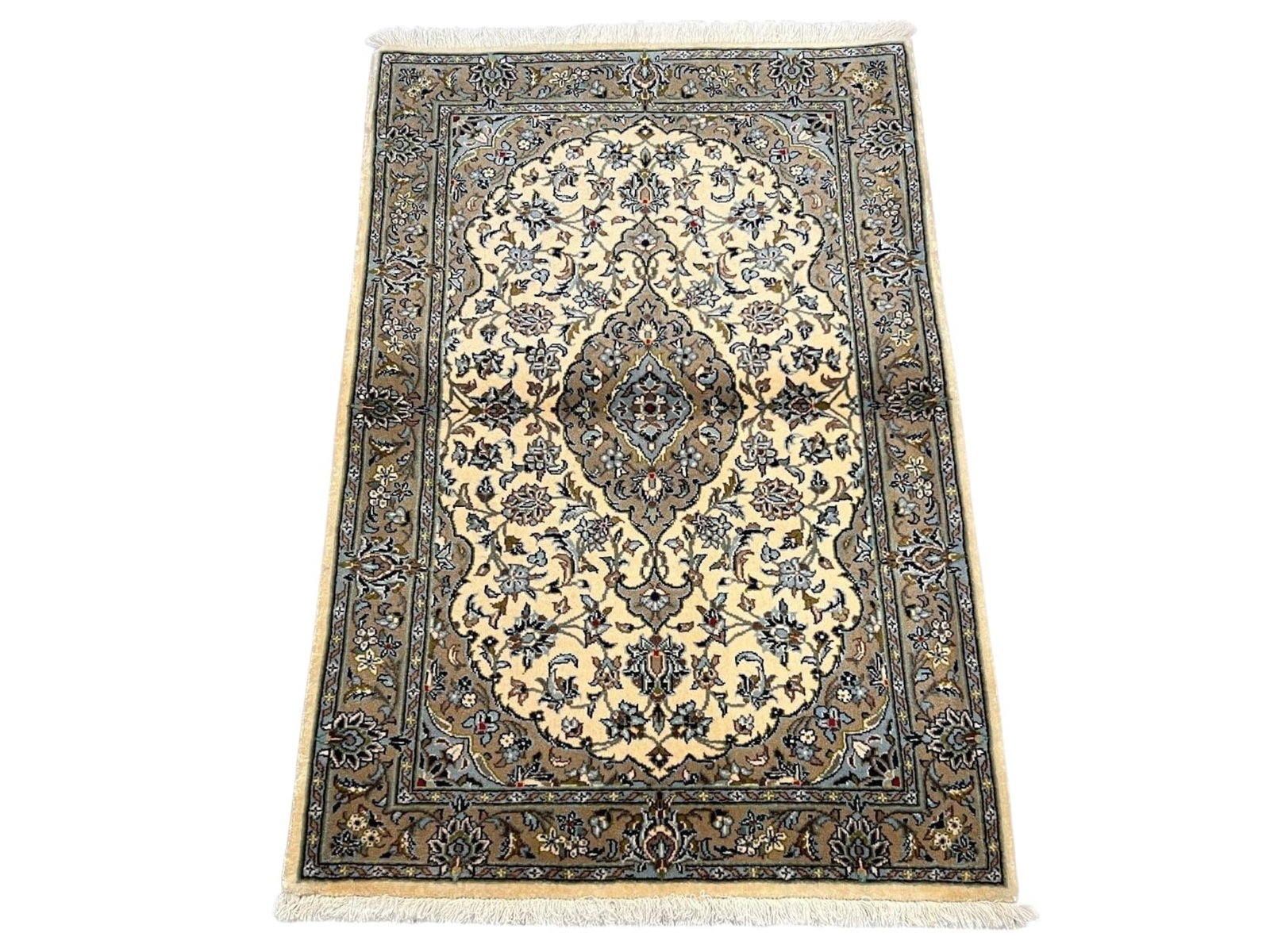 $1,760 - Ivory Ground Medallion Persian Kashan Rug, Hand-Knotted Wool, 2'9" x 4'0" - 4