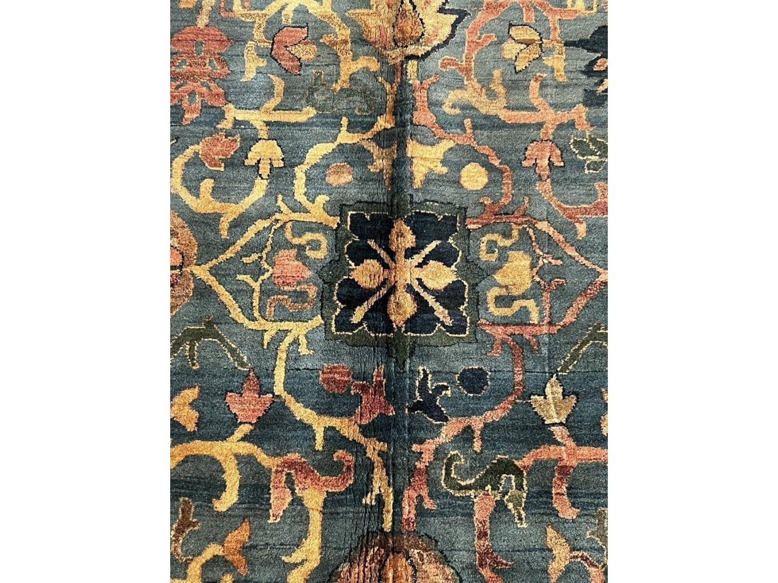 $15,360 - Sea Green Palmette Carpet, Old Fashion Design, Hand-Knotted Wool, 8'11" x 13'6" - 3