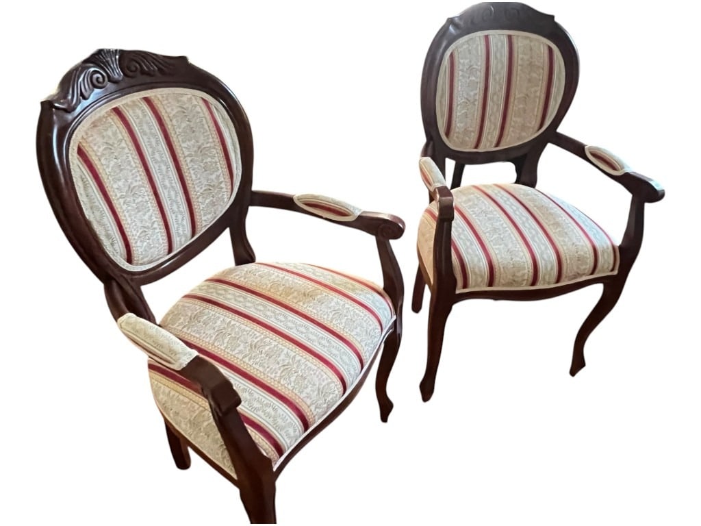 Italian Pair of Victorian-Style Mahogany Balloon-Back Open Armchairs with Upholstered Seats and B... - 2