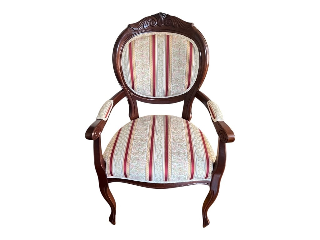 Italian Pair of Victorian-Style Mahogany Balloon-Back Open Armchairs with Upholstered Seats and B... - 3