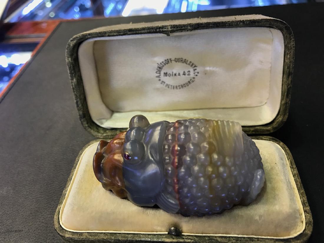 RUSSIAN DENISSOFF OURALSKY CARVED AGATE FIGURE OF FISH: Alexei Kuzmich Denisov-Uralsky. (1863-1926) Russian Hardstone Agate Figure of hand carved agate fish with gold cabochon stone eyes in original wooden box size 2.5"