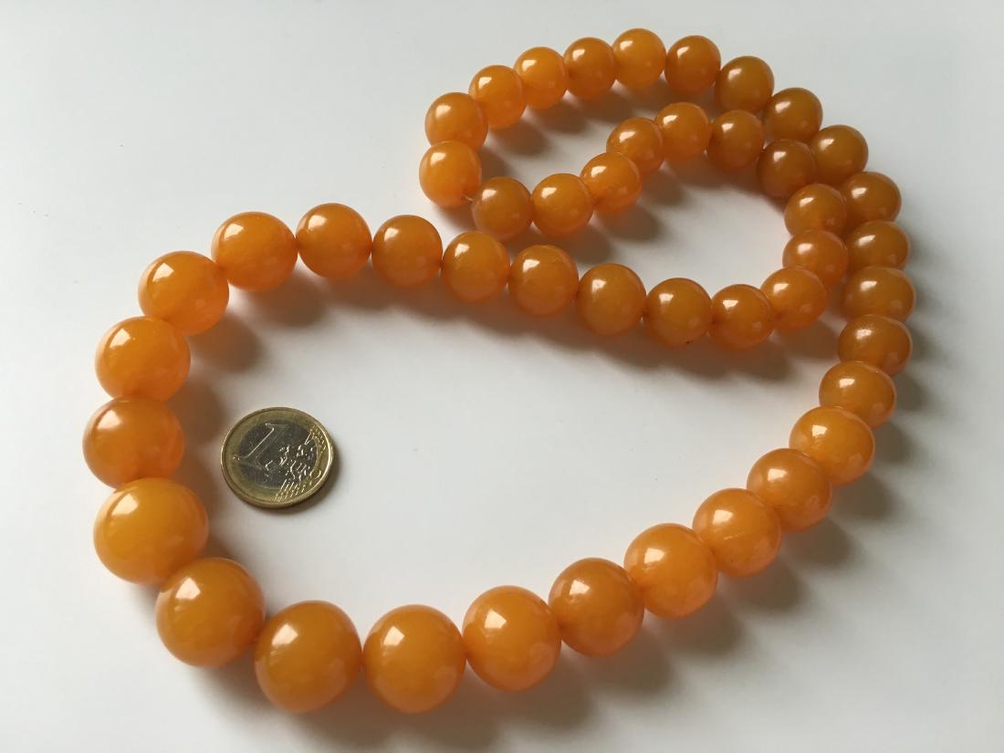Old Baltic Amber Vintage Necklace  Egg Yolk Colour (1 of 10)