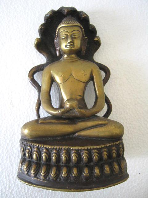 Bronze statue (1 of 7)