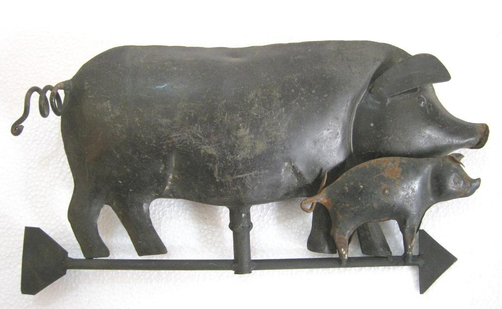 Iron pig with piglet weather vane (1 of 6)