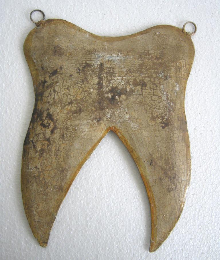 Iron dentist's trade sign / clinic display sign cutout (1 of 6)