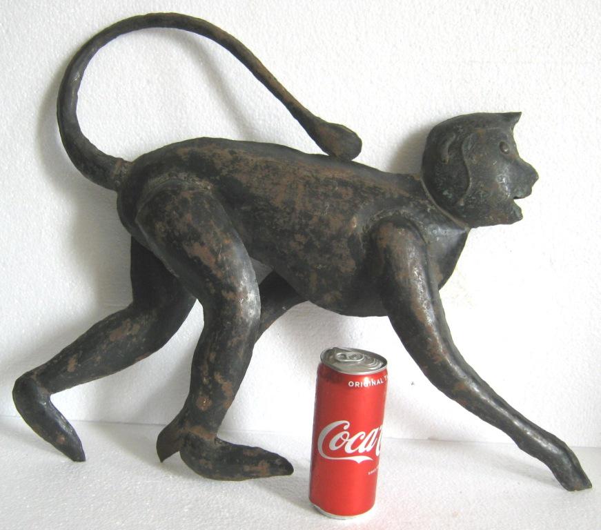 Iron detailed Monkey: Iron detailed Monkey . Size : 17.00 x 20.75 x 4.00 inch .