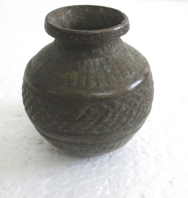 Bronze Islamic pot with fine design . (1 of 7)