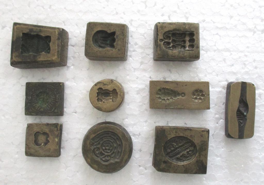 Lot of 10 brass jewelry molds (1 of 7)