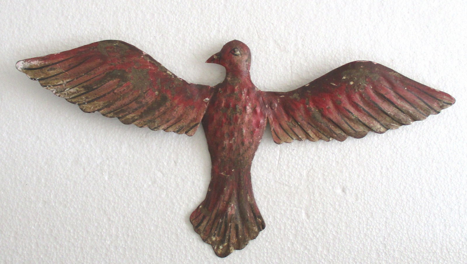 Iron flying bird embossed wall decoration (1 of 7)