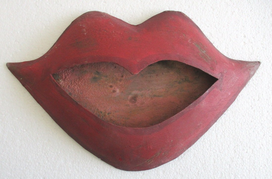 Lips trade advertisement sign (1 of 6)