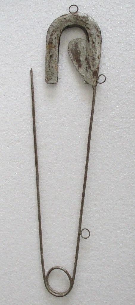 Iron safety pin trade store display advertisement sign (1 of 7)