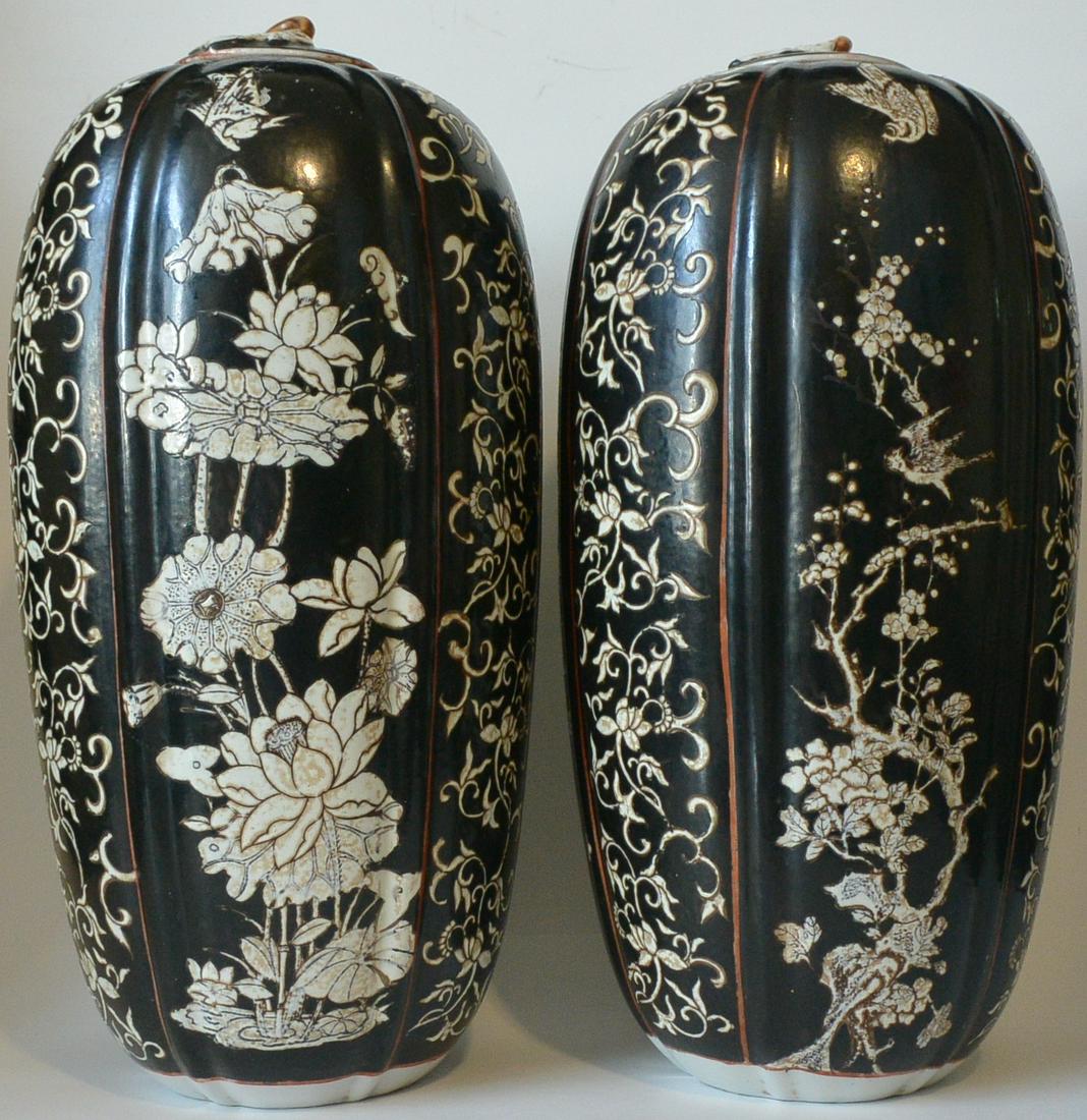 PAIR CHINESE PORCELAIN JAR WITH LID (1 of 20)