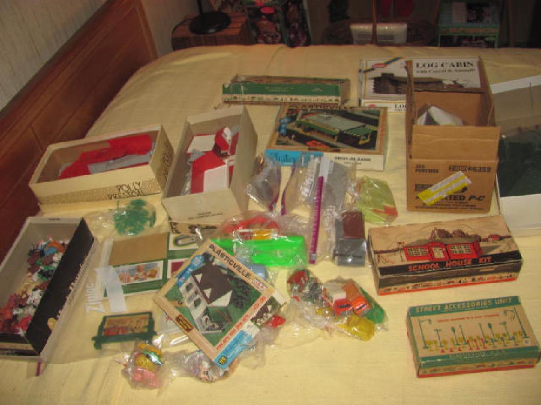 Lot of Plasticville (1 of 14)