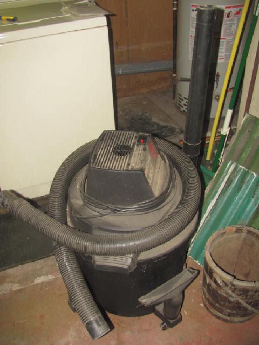 Craftsman Wet Dry Vac (1 of 2)