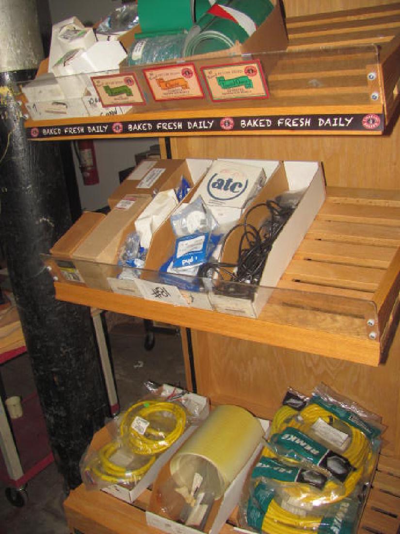 Shelf Lot Remke (1 of 12)