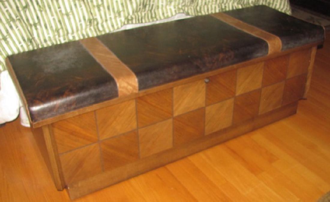 Lane Cedar Chest: Cedar Chest