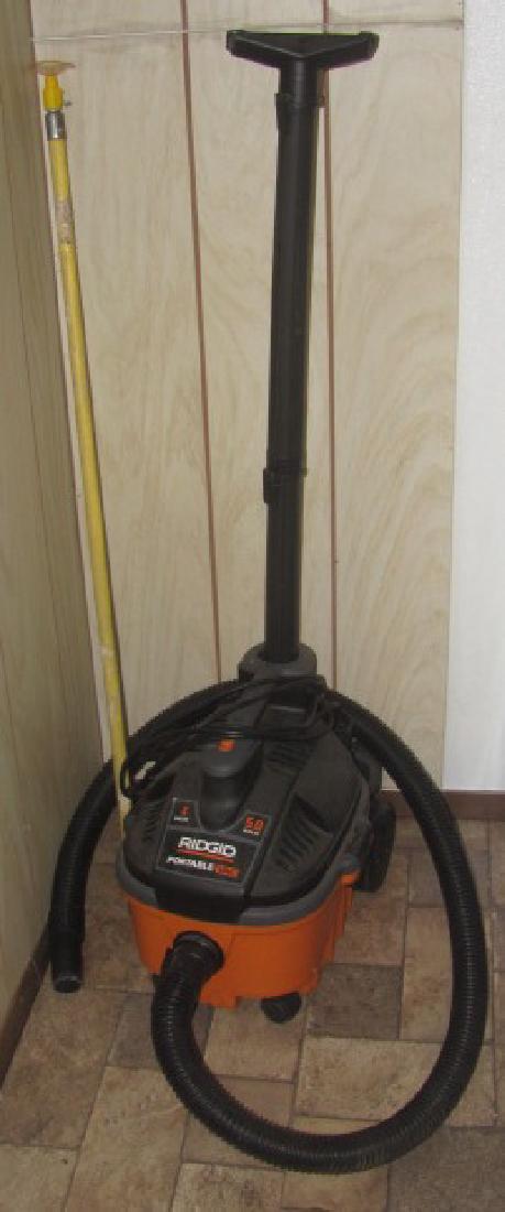 Rigid 4 Gallon Shop Vac (1 of 2)