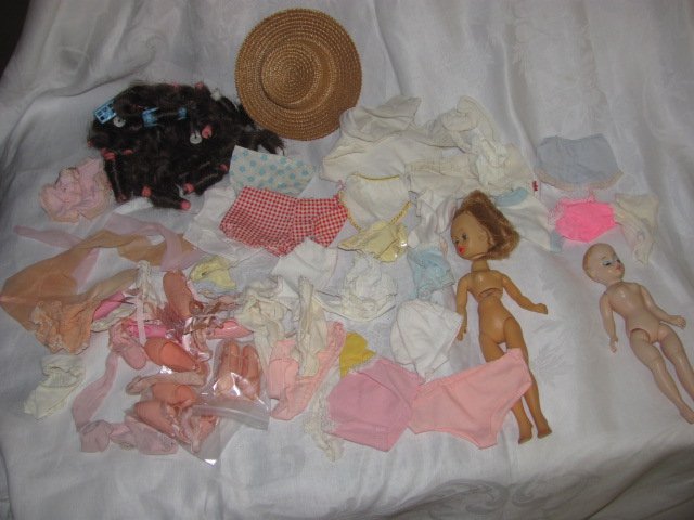 MISC DOLL PARTS LOT (1 of 6)