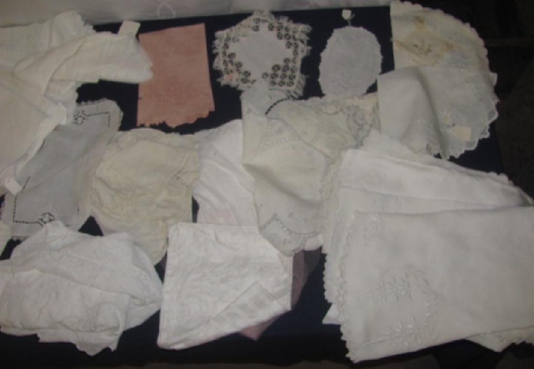 Doilie Lot: Misc. Lot of Doilies.