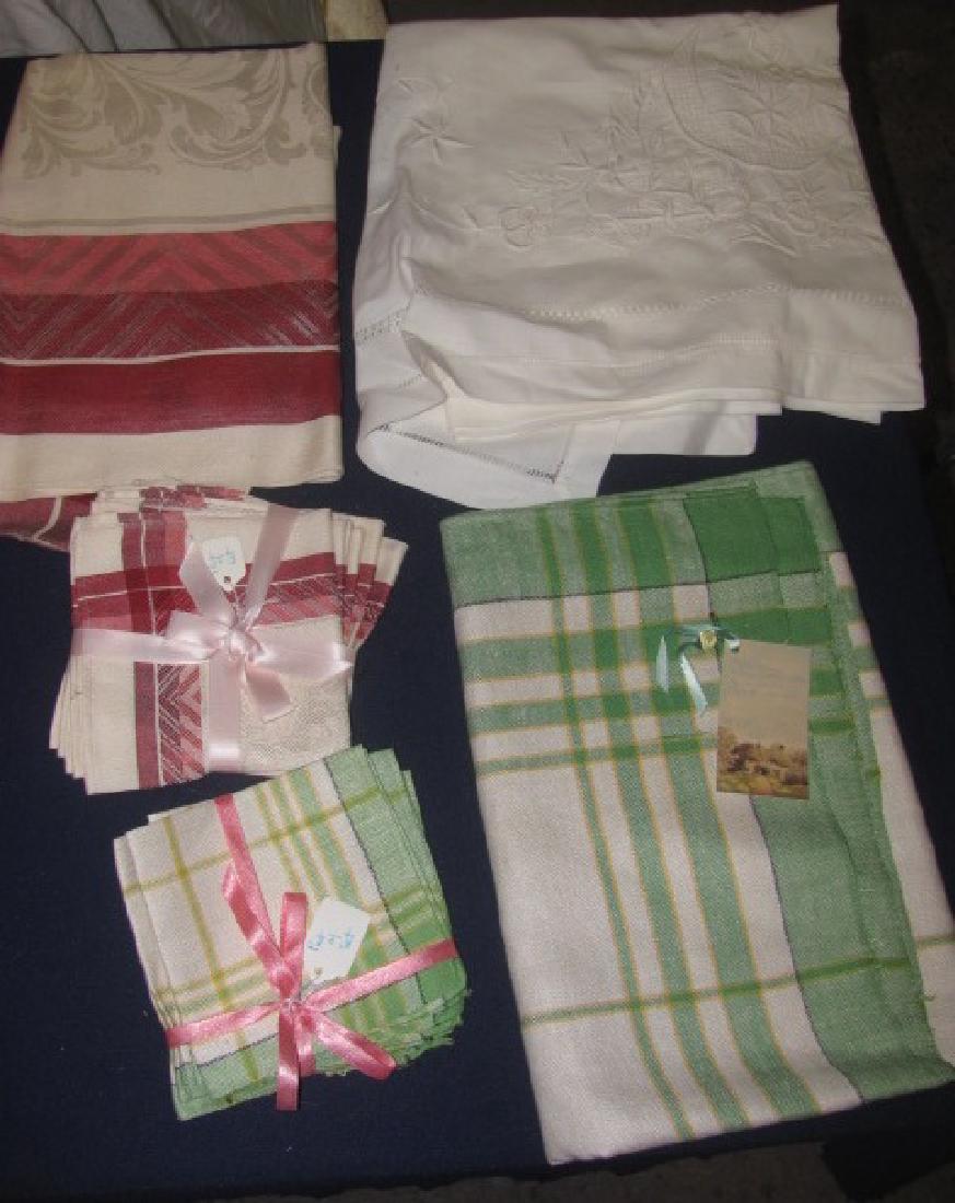 Table Cloth & Napkin Lot (1 of 1)