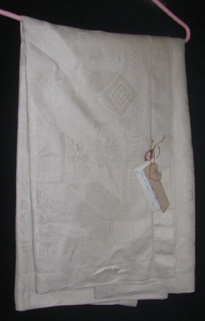 Floral Motif Damask Table Cloth (1 of 2)