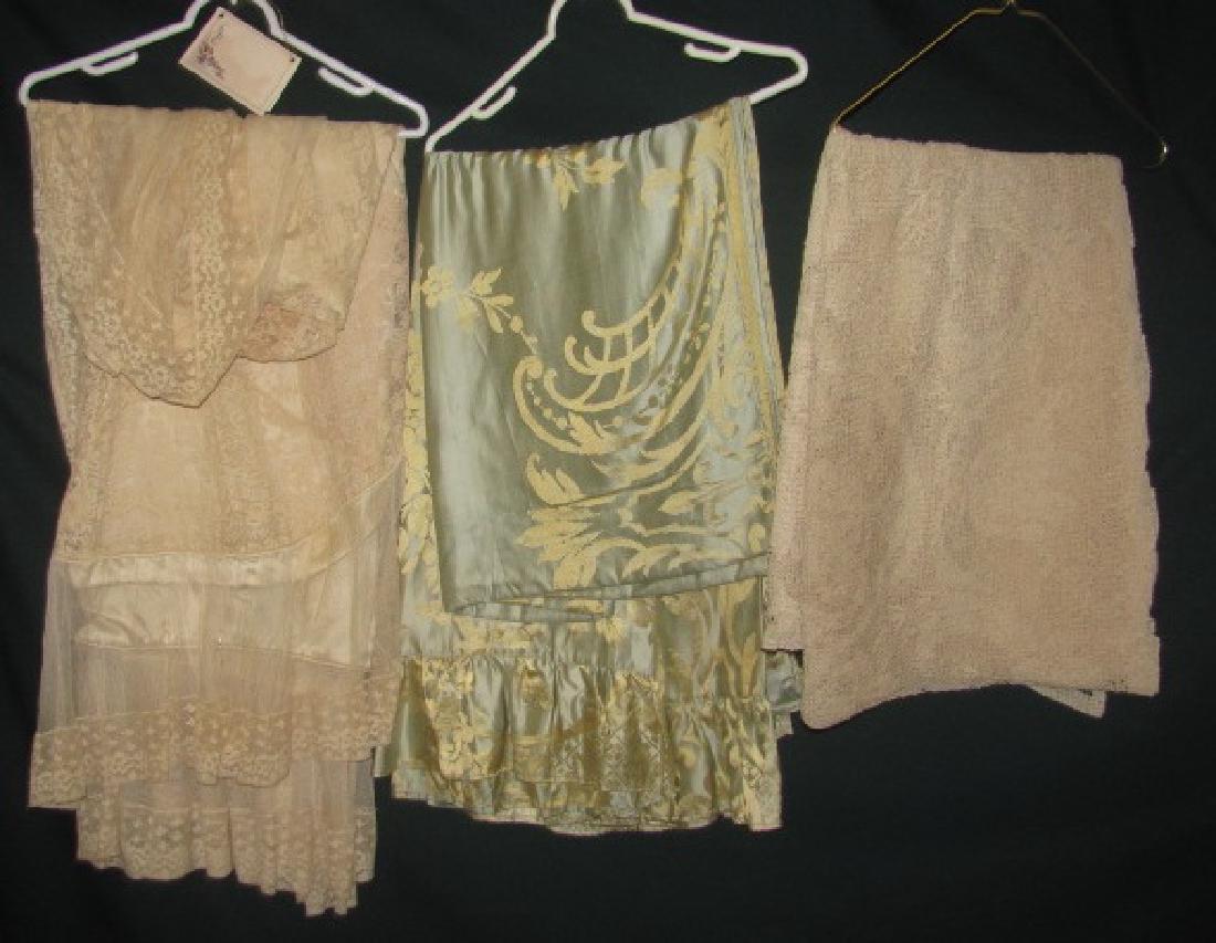 Table Cloths , Covers, linen Lot (1 of 2)