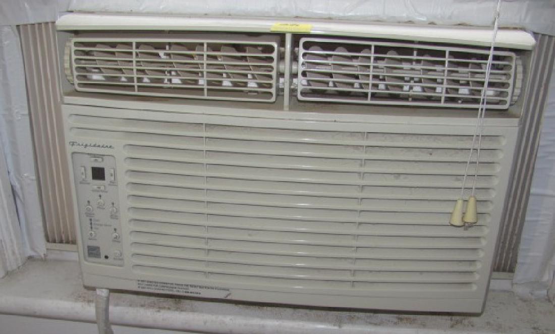 Frigidaire Window Air Conditioner (1 of 1)