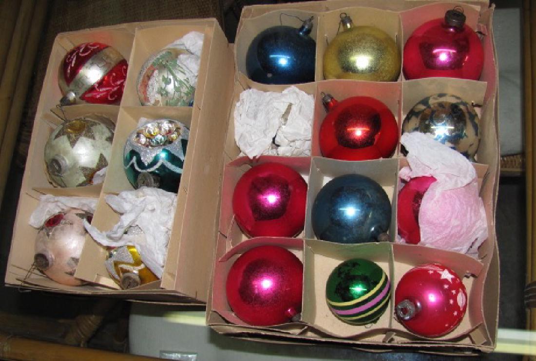 18 Vintage Christmas Balls: Christmas Ornaments