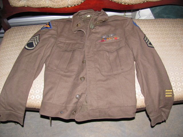 WWII ARMY JACKET W/ STERLING SILVER GUNNER WINGS (1 of 8)