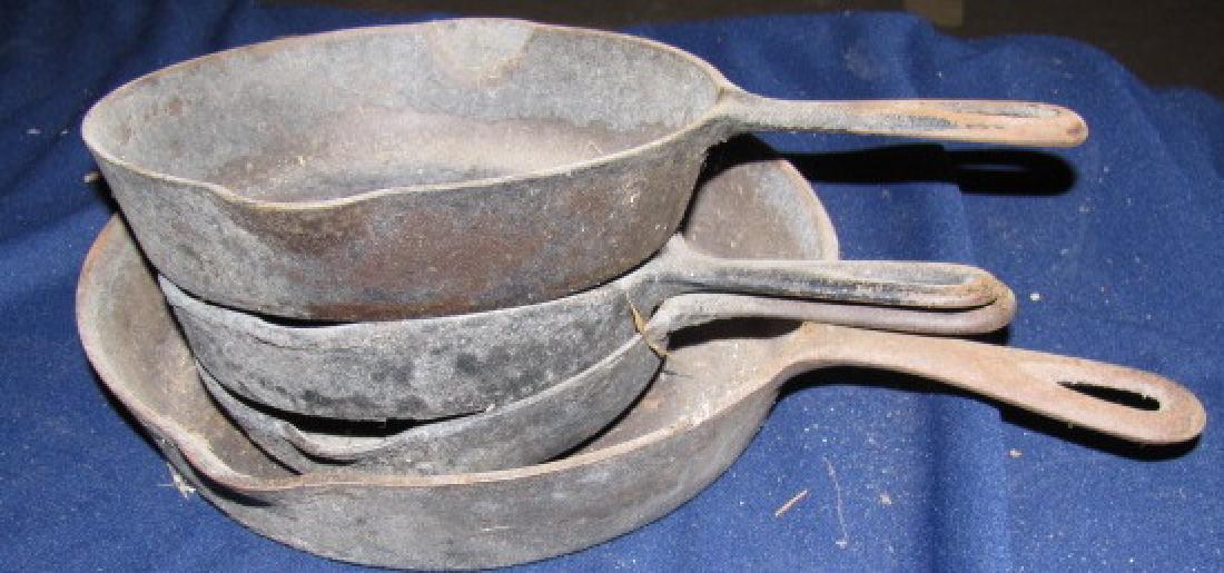 Griswold Cast Iron Skillet lot: In this lot is a #7 ( not marked), #5 Griswold Large Block Logo, #3 Griswoold Large Block Logo, & #3 O'Brienn