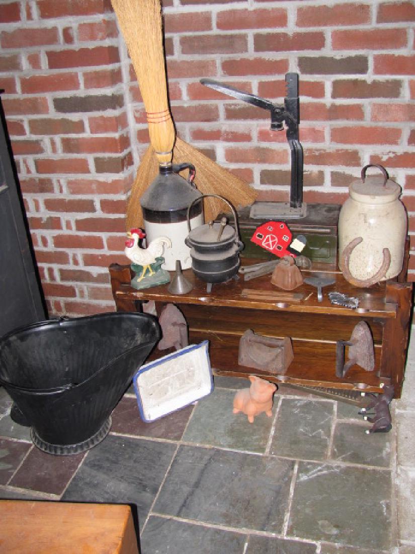 Stoneware Coal Bucket Sad Irons (1 of 6)