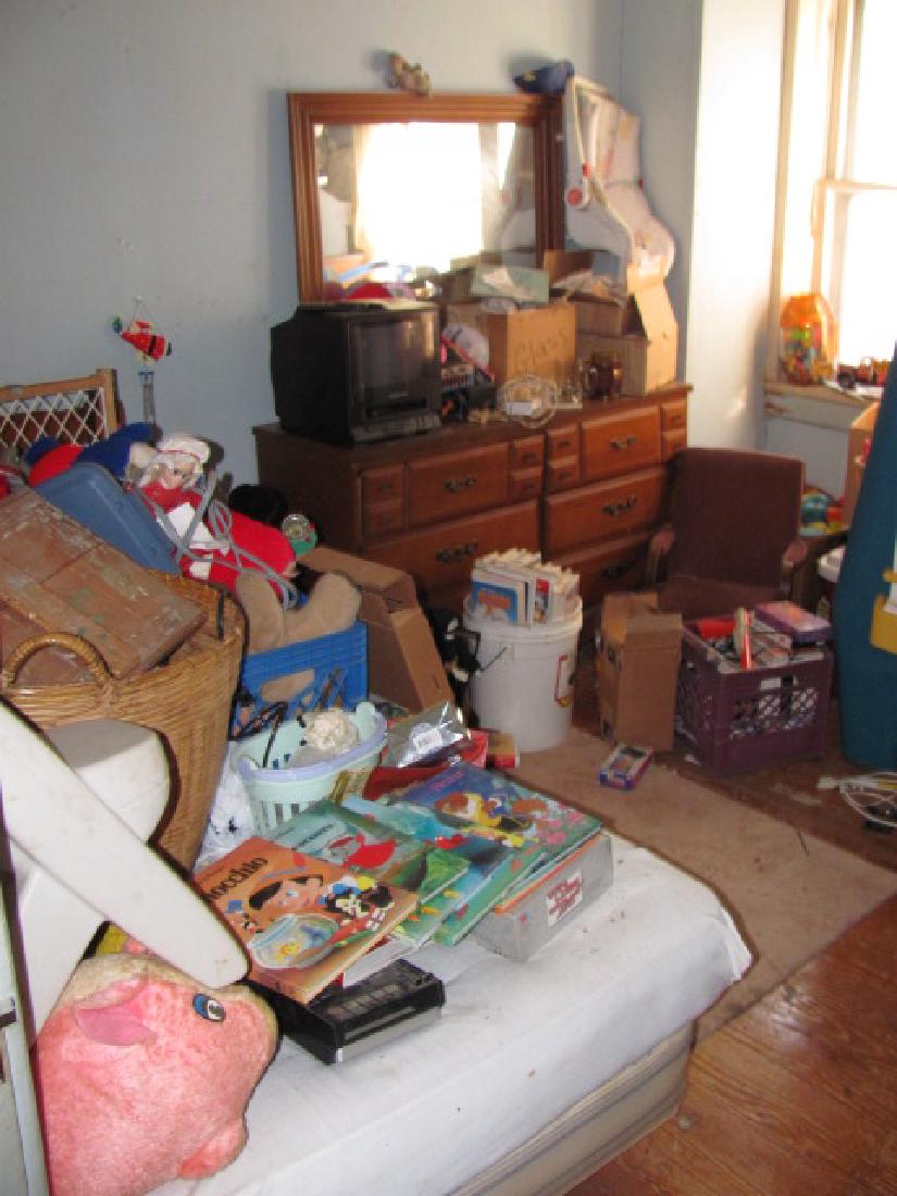 Contents of Bedroom (1 of 9)