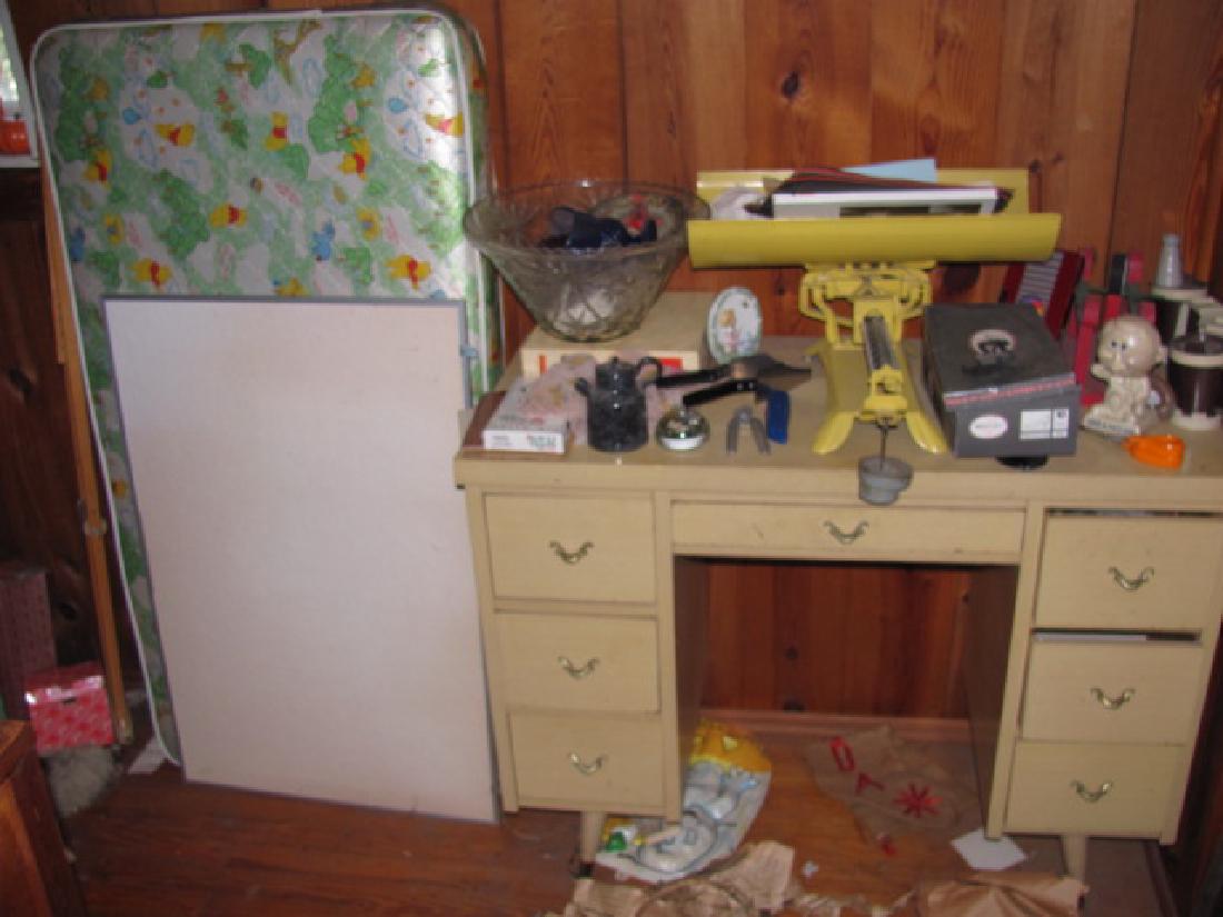 Baby Scale & Desk Contents (1 of 5)