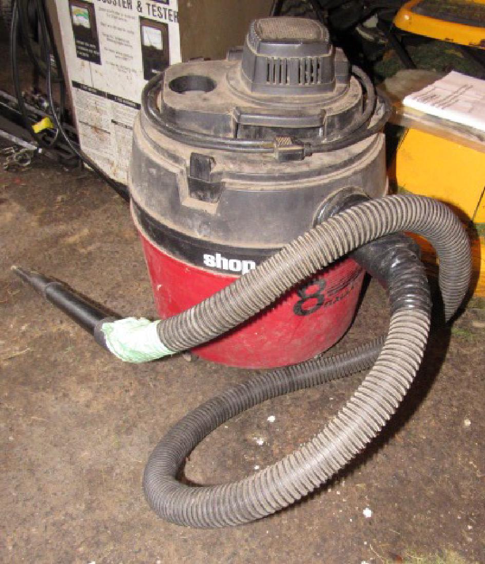 8 Gallon Shop Vac (1 of 1)