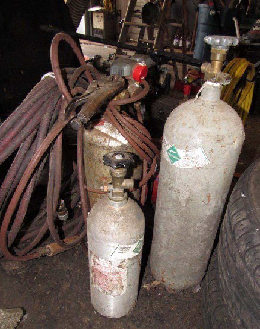Carbon Dioxide & Acetylene Tanks (1 of 1)