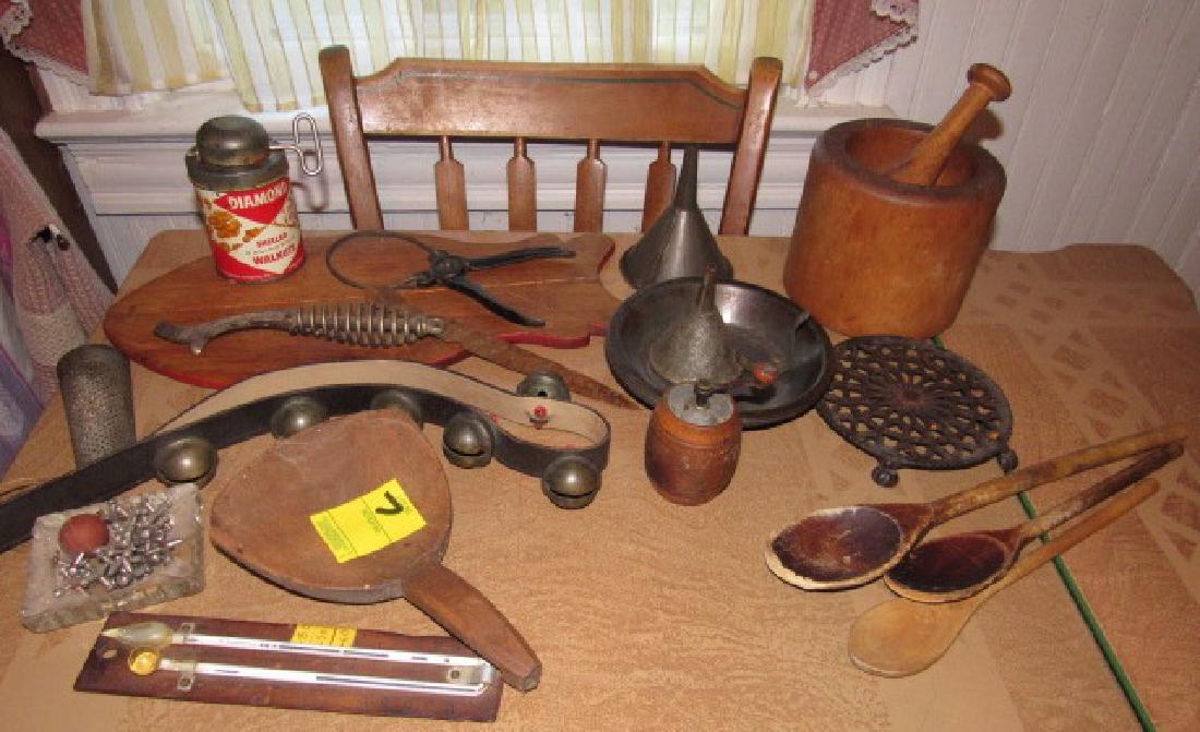 Primitive Lot Bells Fish Cutting Board (1 of 4)