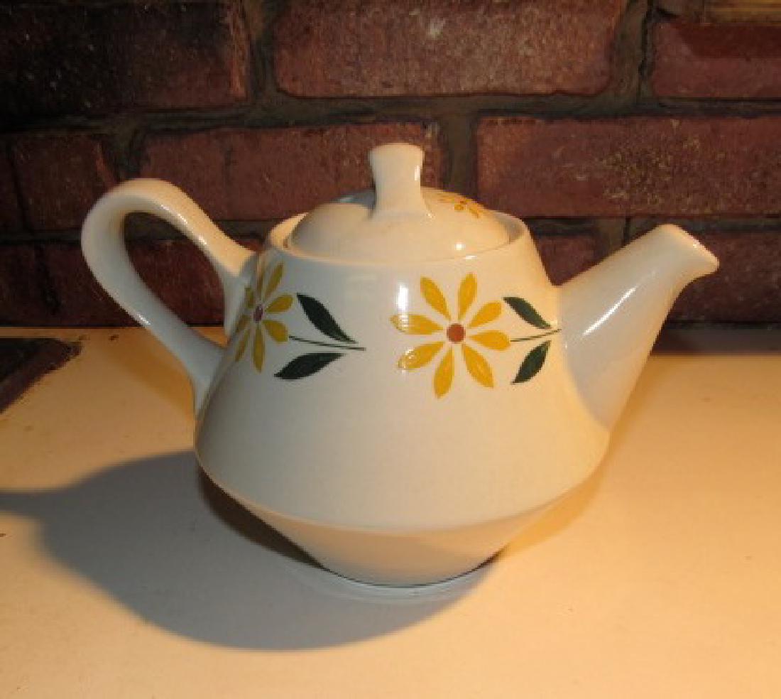 Hall China Flare Ware Teapot (1 of 2)
